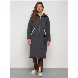 Пальто утепленное с капюшоном зимнее женское темно-серого цвета 132227TC