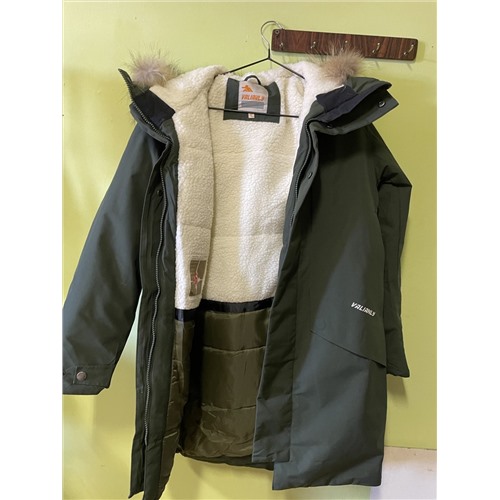 Зимняя куртка цвет хаки, р 158 цена 4650 р