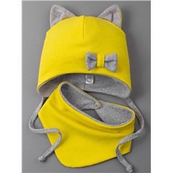 Шапка трикотажная для девочки, кошачьи ушки,на завязках, сбоку серый бантик + нагрудник, желтый