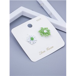 Серьги-гвоздики детские, белая ромашка и зеленый цветок