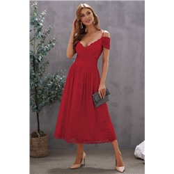 Красное кружевное платье с открытыми плечами на бретельках