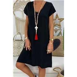 Черное мини-платье с короткими рукавами и V-образным вырезом
