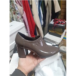 Женские кожаные (есть замочек) туфли. размер 40, идут в размер. Цена 3800 руб